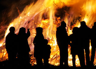 Els Focs de Sant Isidre, una tradició ben viva a Prats de Lluçanès