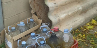 Es troben residus industrials abocats de forma il·legal al Polígon i fora de la deixalleria de Prats