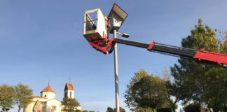 S’instal·len fanals fotovoltaics al camí de Lurdes i al Cementiri