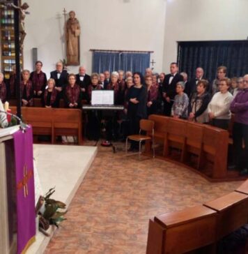 La Coral Sant Jordi de Prats de Lluçanès canta a la missa de La 2 de TVE
