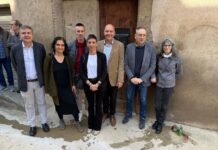 Prats de Lluçanès homenatja Roser Fluvià amb la col·locació d’una llamborda ‘Stolpersteine’ a la seva casa natal