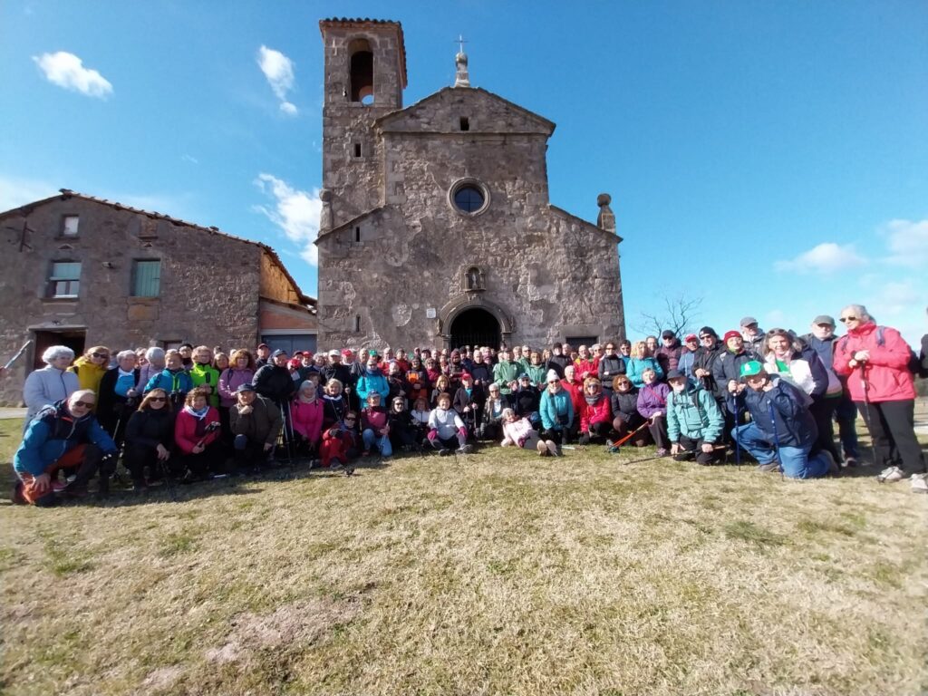 220 persones caminen juntes a Prats en el Cicle de passejades de marxa nòrdica