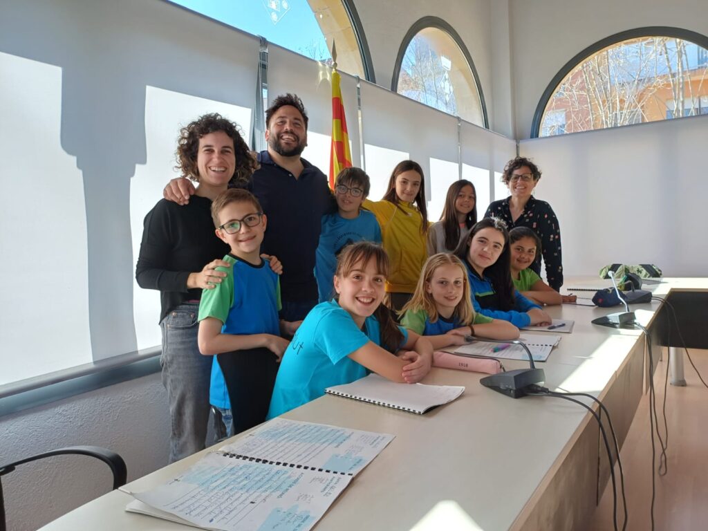El Consell d’Infants rep la visita del regidor d’Esports en una nova sessió de treball